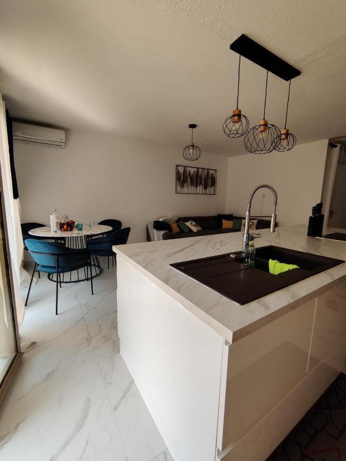 En Exclusivite T3 A 2 Pas Des Plages De St Raphael แซ็งต์-ราฟาเอล ภายนอก รูปภาพ